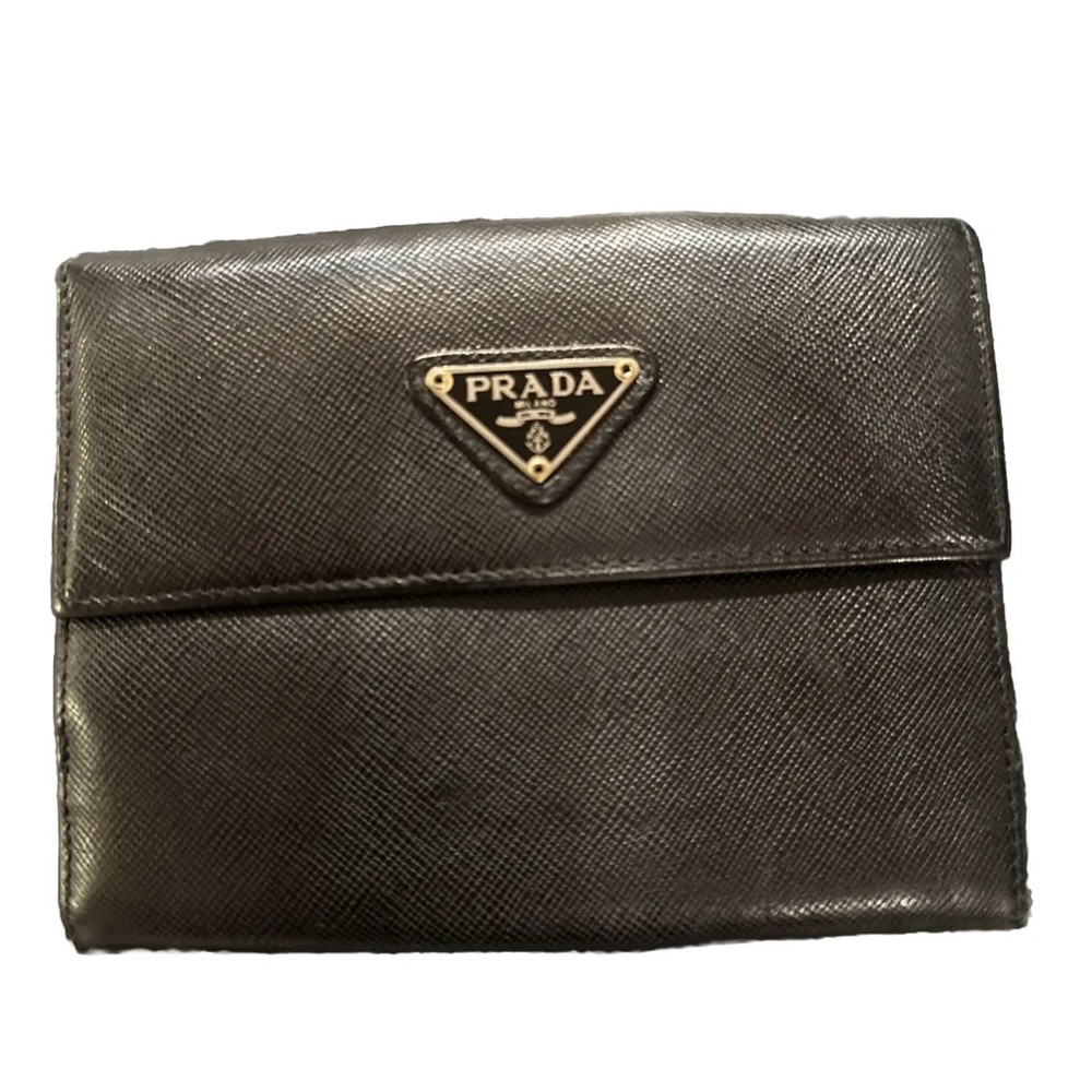 Vintage Prada Bi-Fold Saffiano Women’s Black Leather/Nylon Wallet (Model M172)